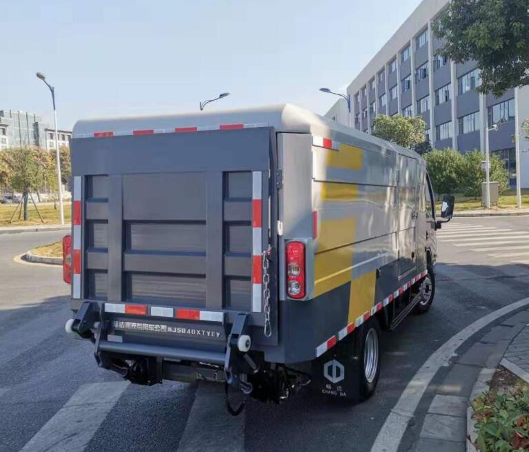 汽車尾闆(pǎn)維修方法